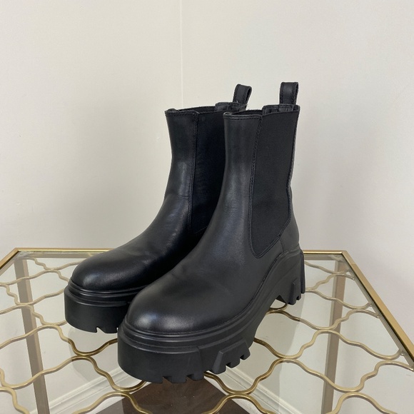 ZARA Lug Sole Boots - Black Leather Ankle Boots Size 8 US 39 EU - Picture 2 of 11